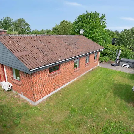 Holiday home In Fjellerup With Outdoor Glesborg